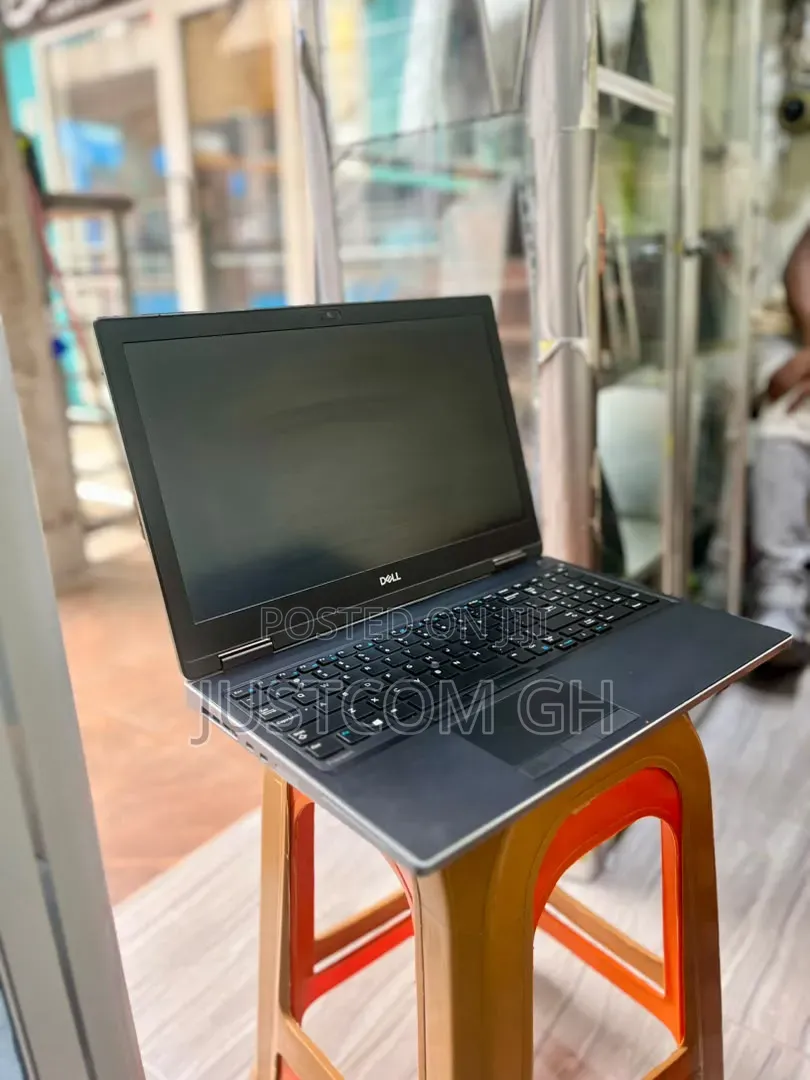 Laptop Dell Precision 7540 32GB Intel Core i7 SSD 512GB