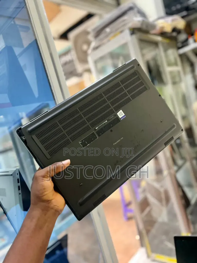 Laptop Dell Precision 7540 32GB Intel Core i7 SSD 512GB