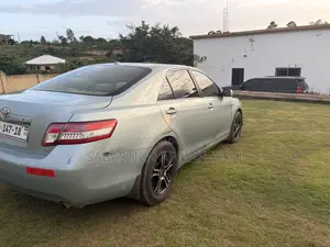 Toyota Camry LE 4dr Sedan (2.5L 4cyl 6AM) 2010 Blue