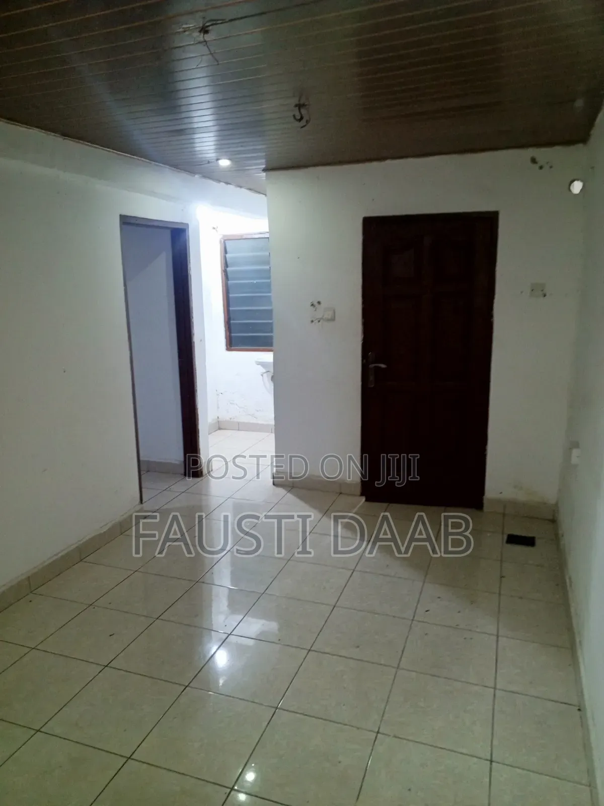 1bdrm Apartment in Chamber And Hall, Circle Station Area for rent