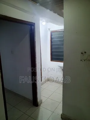 1bdrm Apartment in Chamber And Hall, Circle Station Area for rent