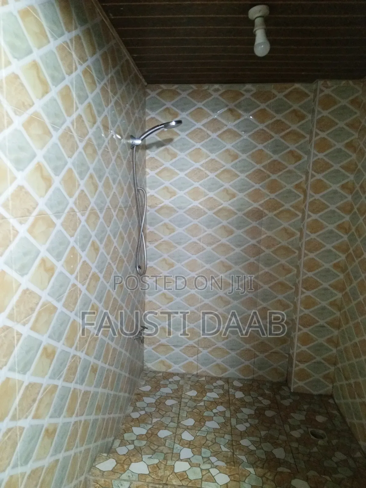 1bdrm Apartment in Chamber And Hall, Circle Station Area for rent