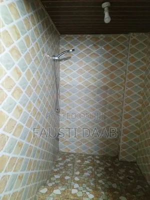 1bdrm Apartment in Chamber And Hall, Circle Station Area for rent