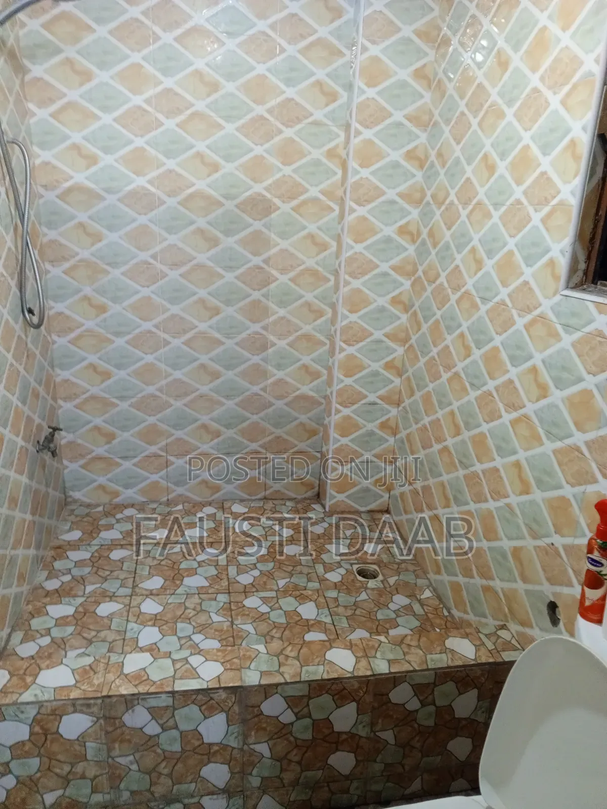 1bdrm Apartment in Chamber And Hall, Circle Station Area for rent