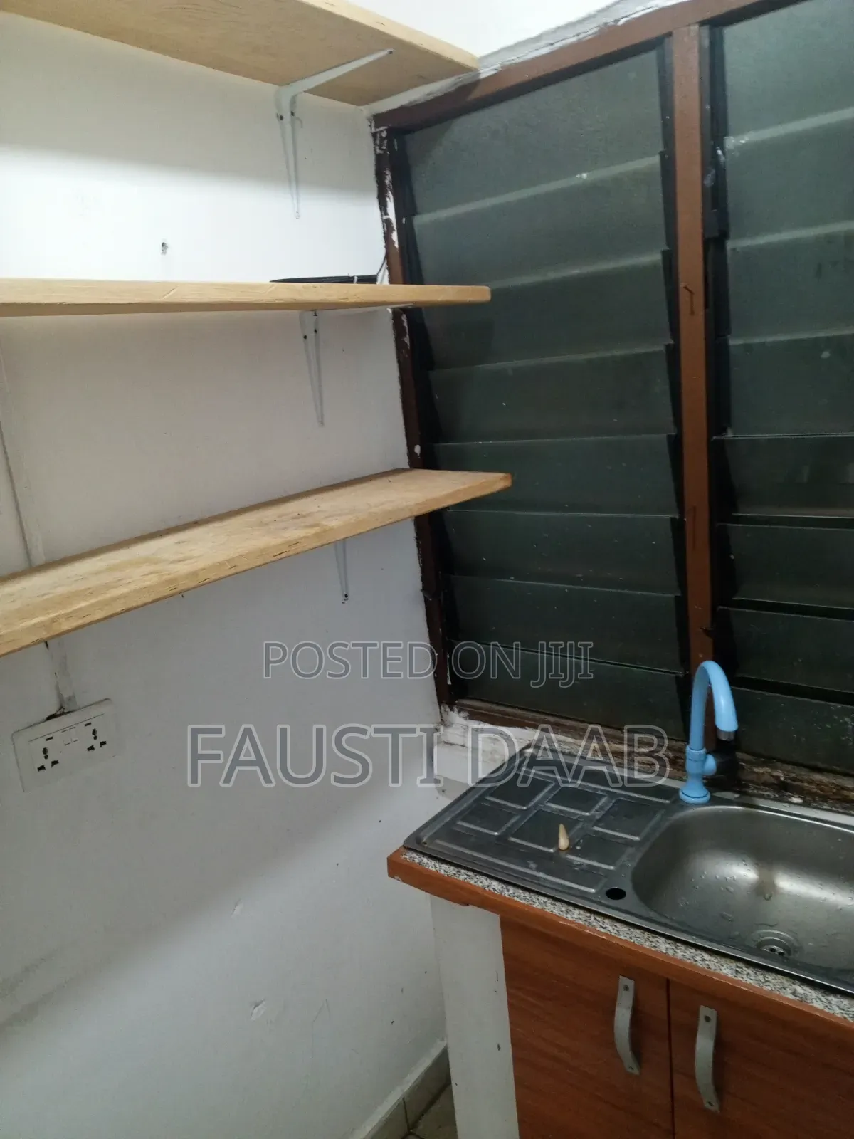 1bdrm Apartment in Chamber And Hall, Circle Station Area for rent