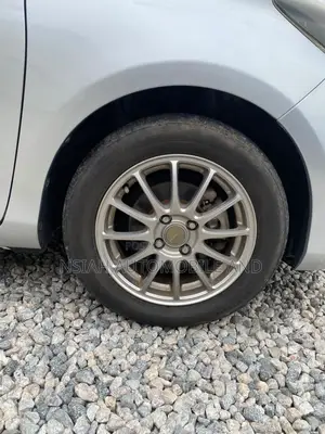 Toyota Vitz 2014 Silver