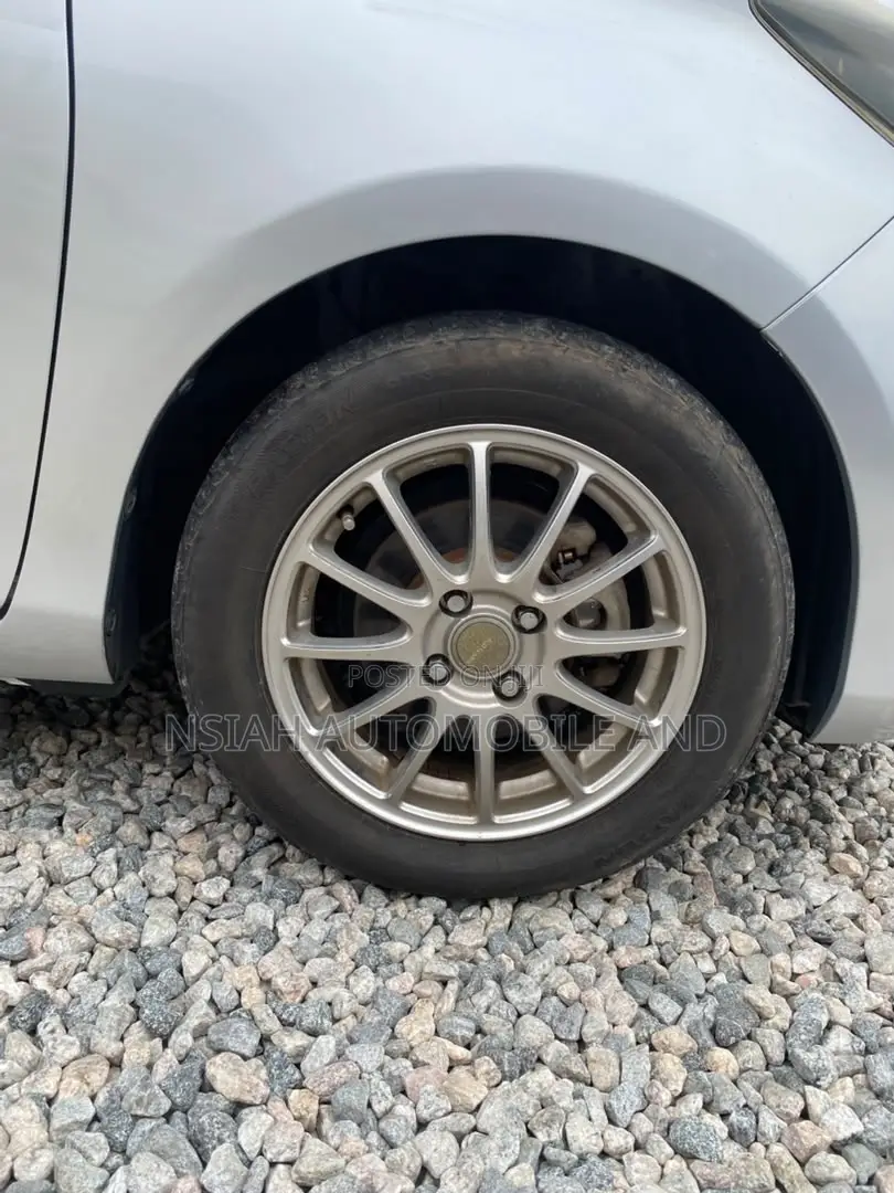 Toyota Vitz 2014 Silver