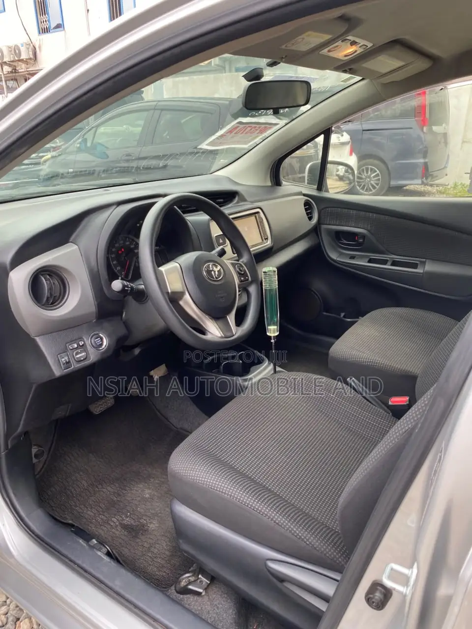 Toyota Vitz 2014 Silver
