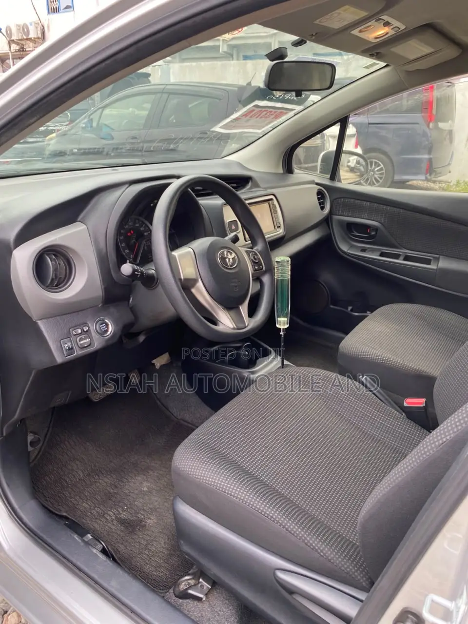 Toyota Vitz 2014 Silver