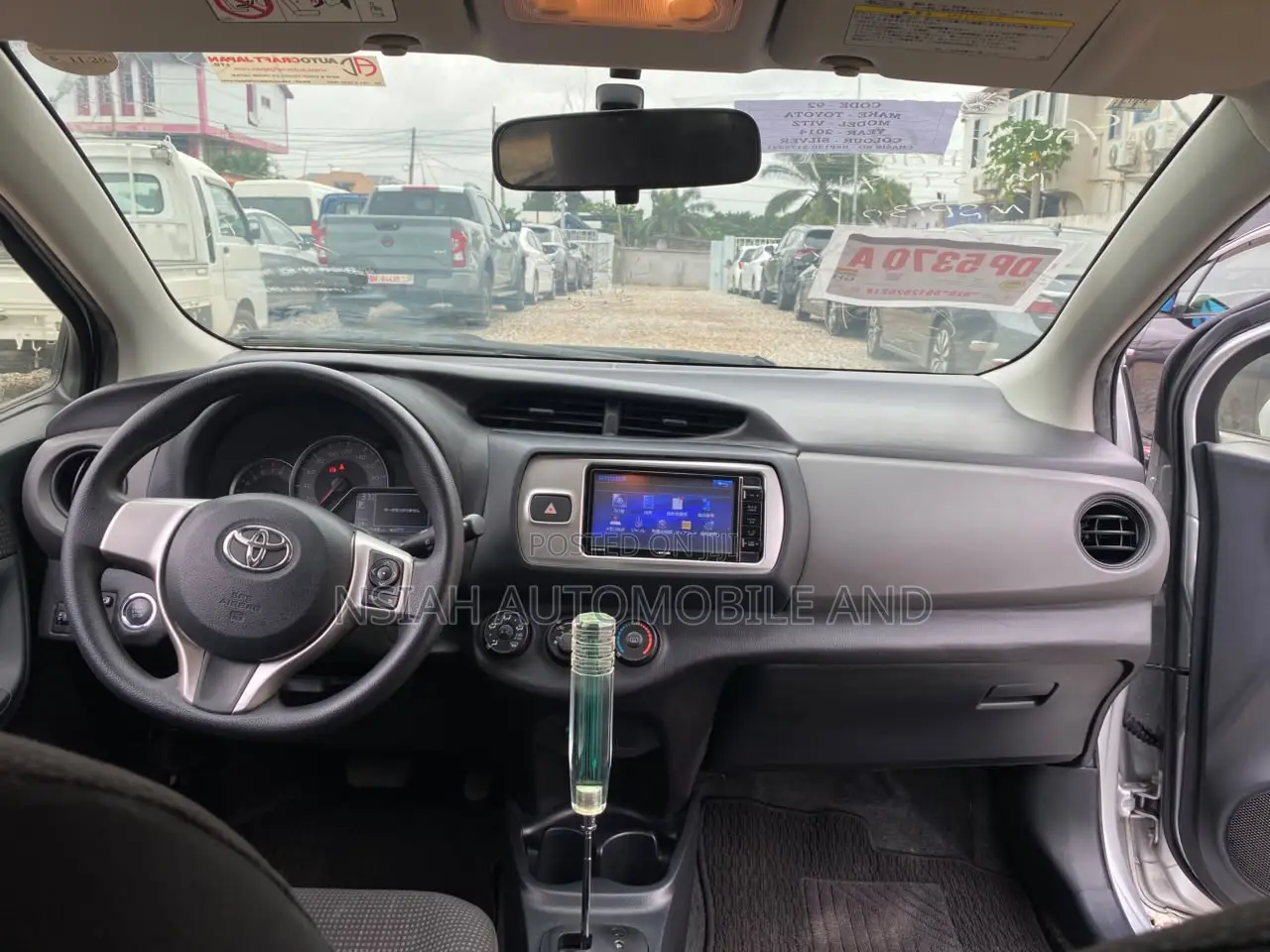 Toyota Vitz 2014 Silver