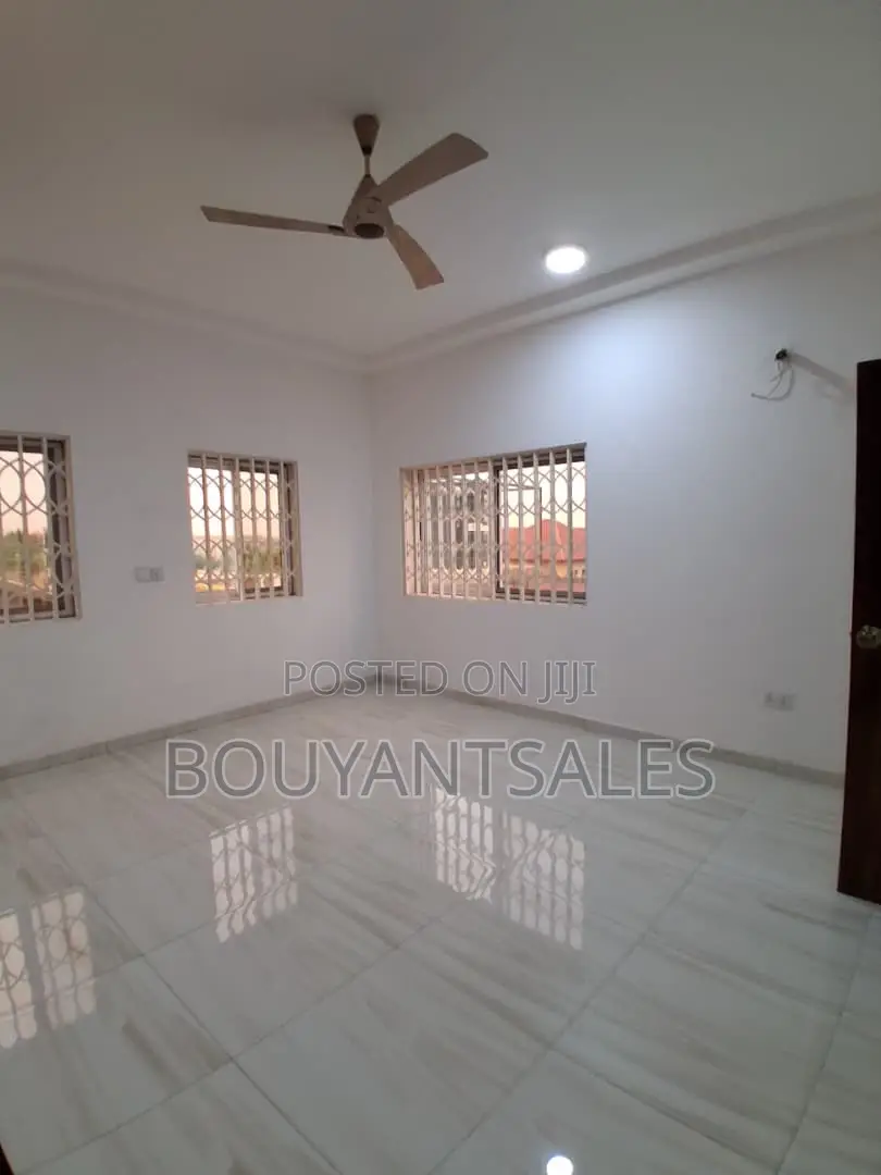 2bdrm Apartment in Ashongman, Old Ashomang for rent