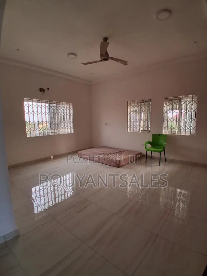 2bdrm Apartment in Ashongman, Old Ashomang for rent