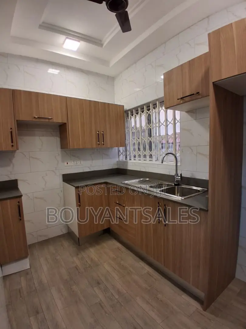2bdrm Apartment in Ashongman, Old Ashomang for rent
