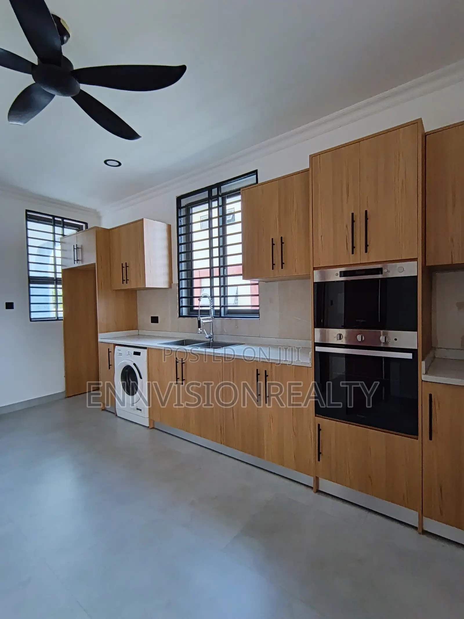 4bdrm Apartment in Mariville, Accra Metropolitan for sale