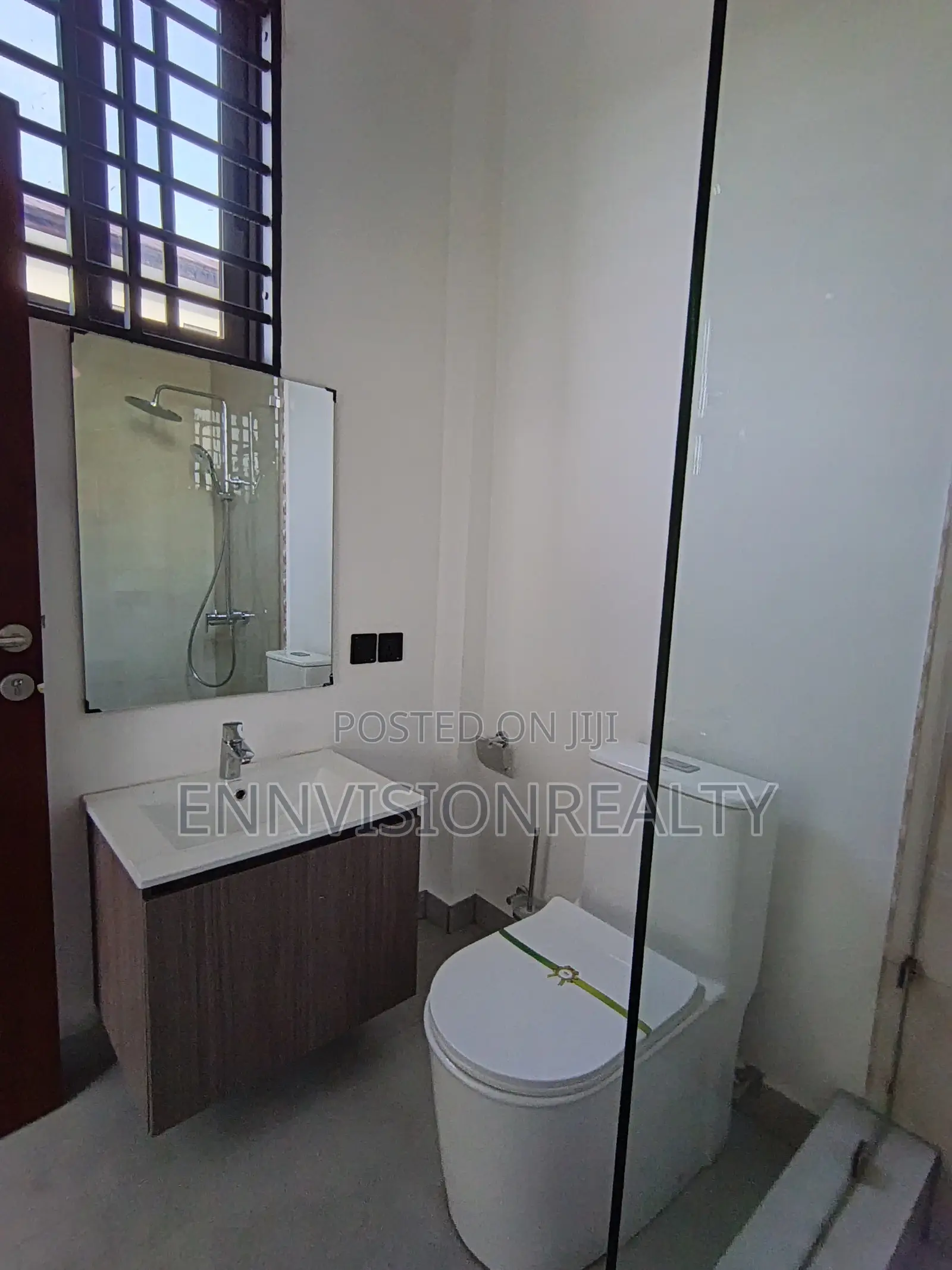 4bdrm Apartment in Mariville, Accra Metropolitan for sale