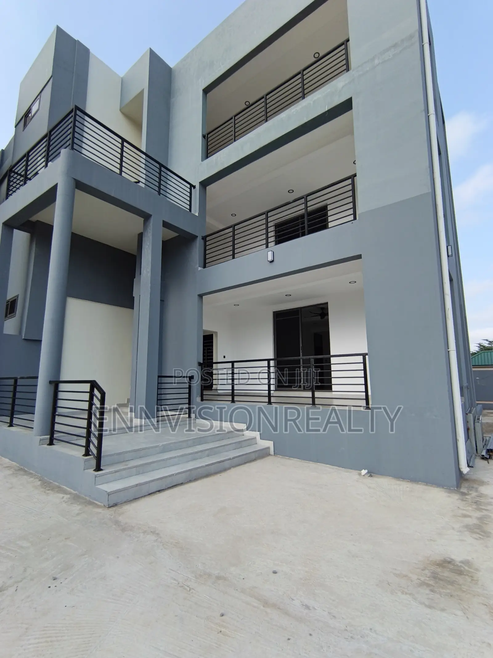 4bdrm Apartment in Mariville, Accra Metropolitan for sale