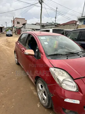 Toyota Vitz 2009 Red