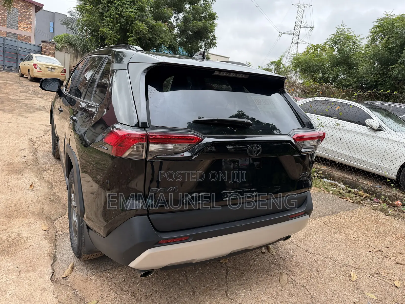 Toyota RAV4 XLE 2022 Black