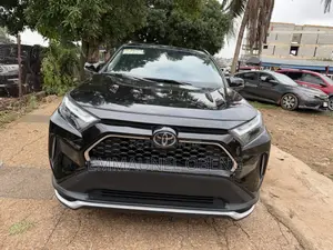 Toyota RAV4 XLE 2022 Black