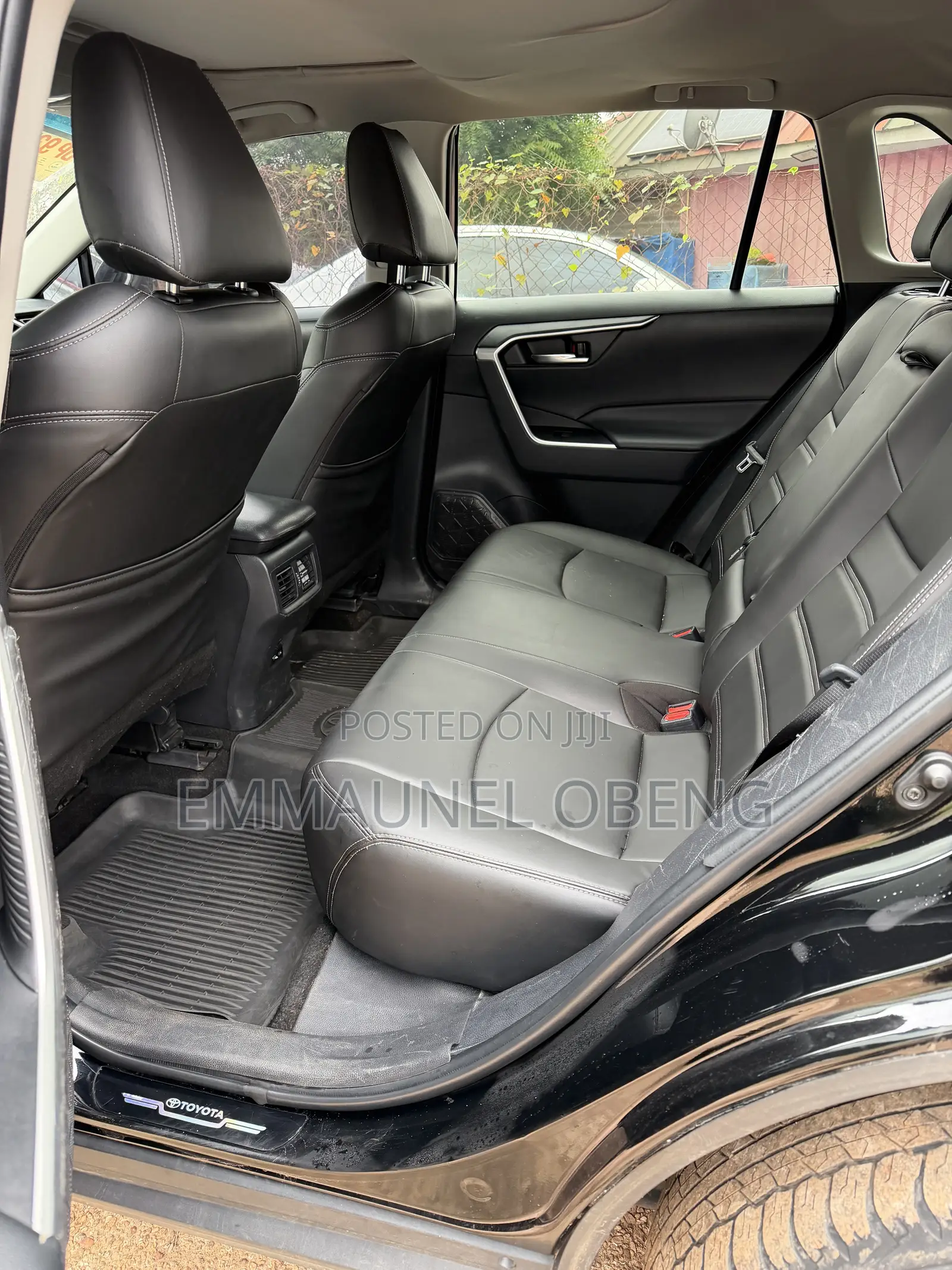 Toyota RAV4 XLE 2022 Black