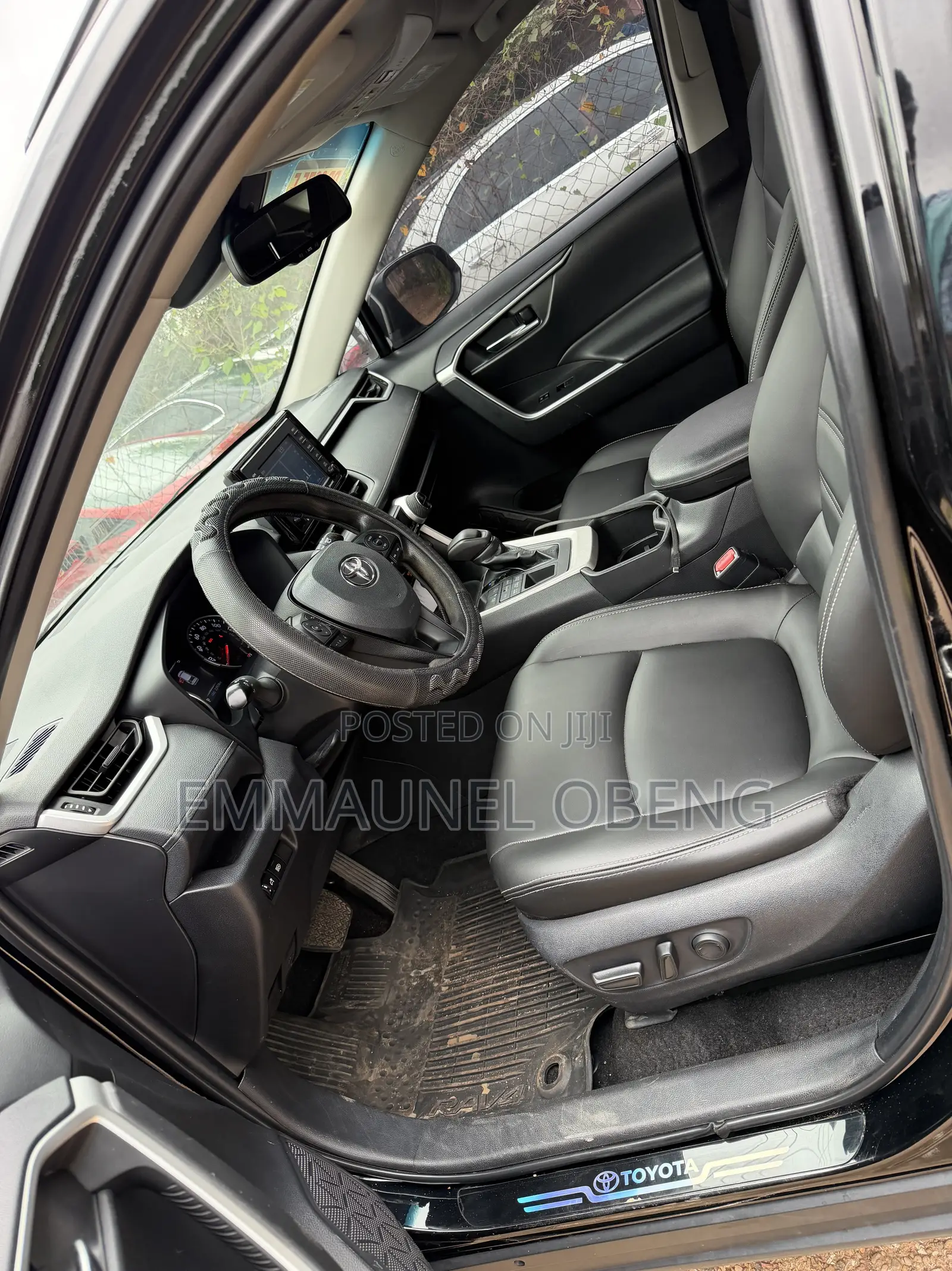 Toyota RAV4 XLE 2022 Black
