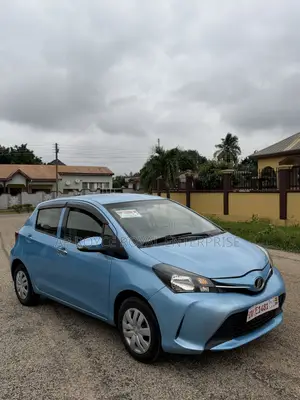 Toyota Vitz 1.3 AWD 5dr 2015 Blue