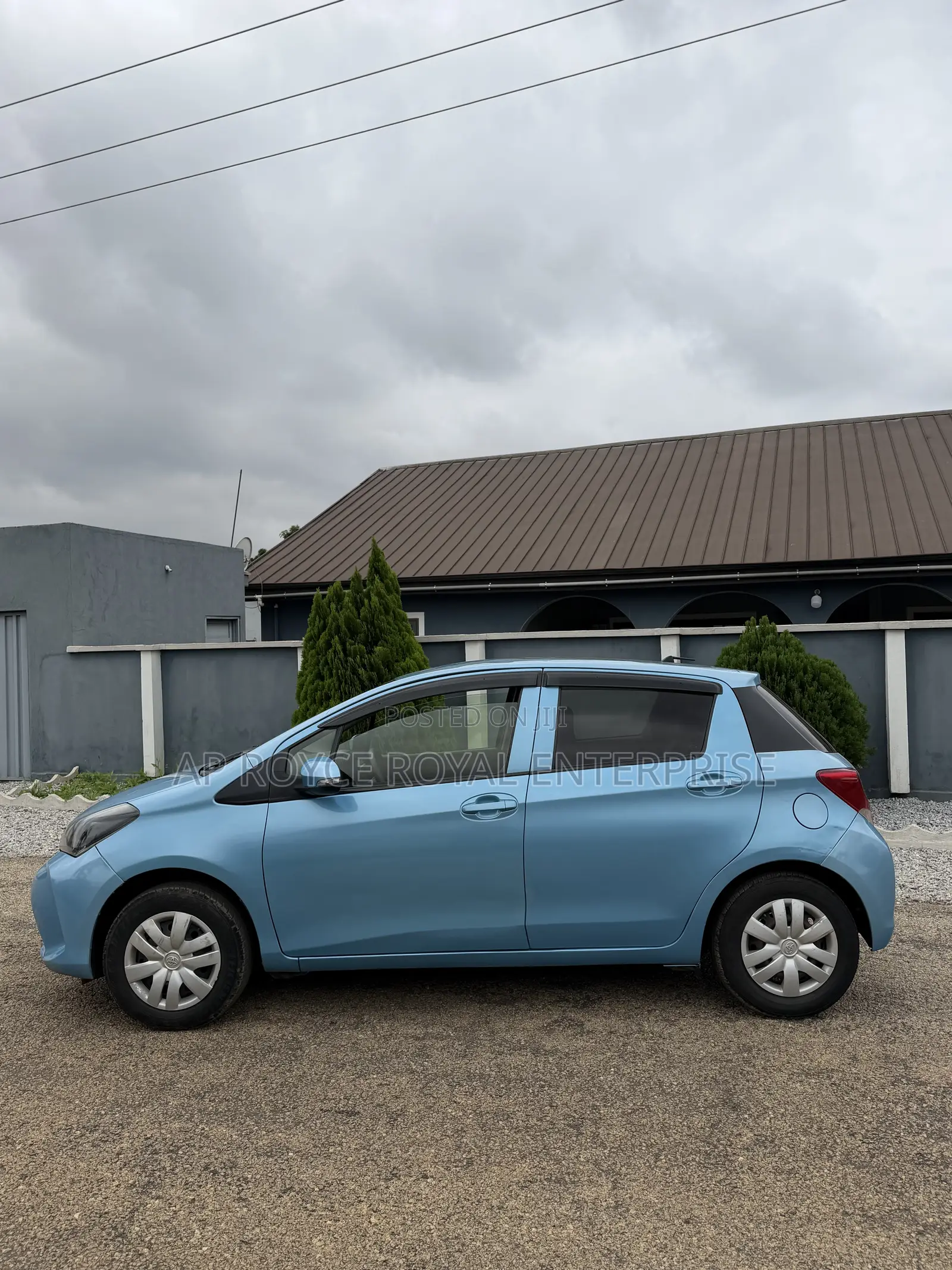 Toyota Vitz 1.3 AWD 5dr 2015 Blue
