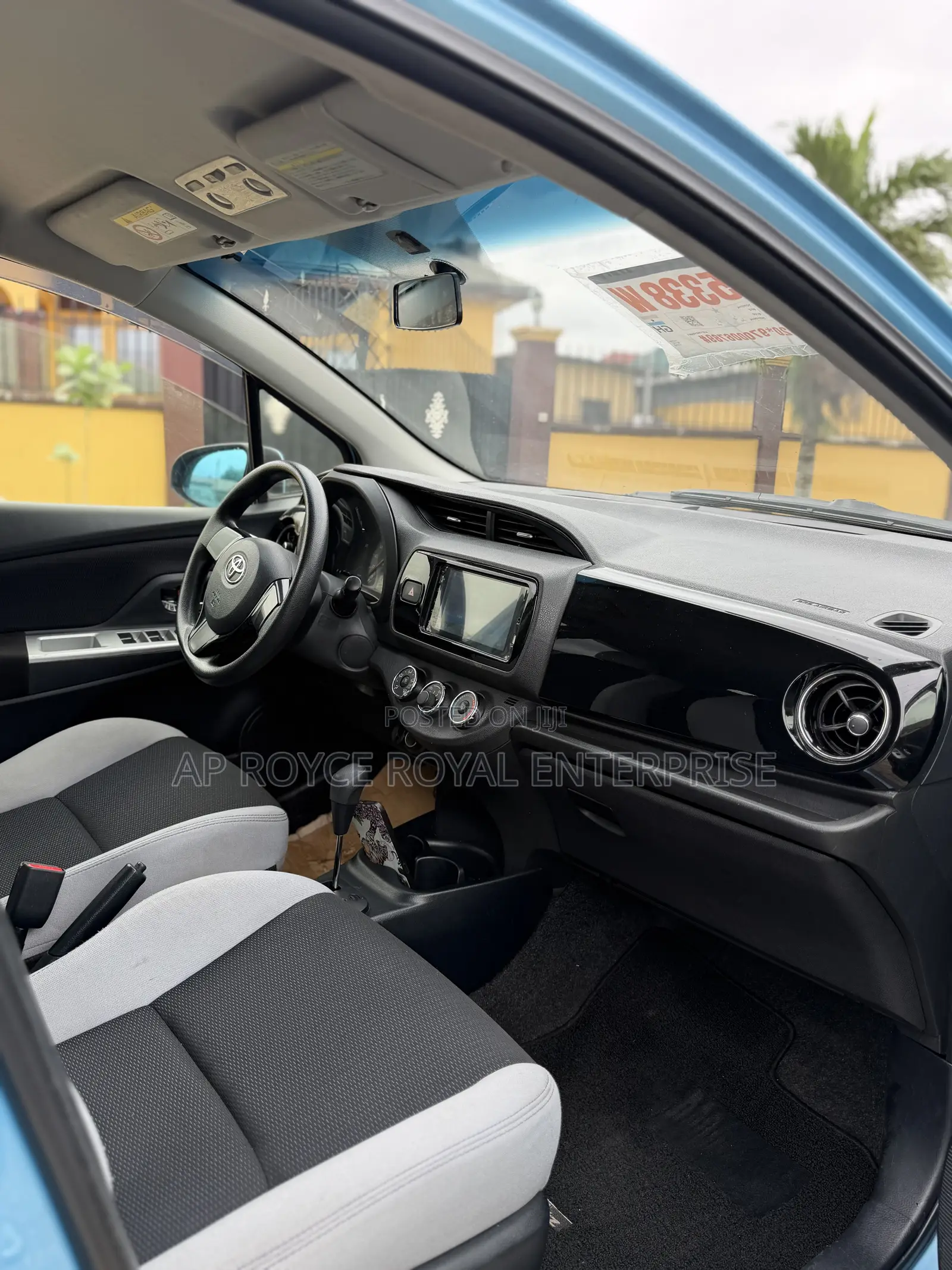 Toyota Vitz 1.3 AWD 5dr 2015 Blue