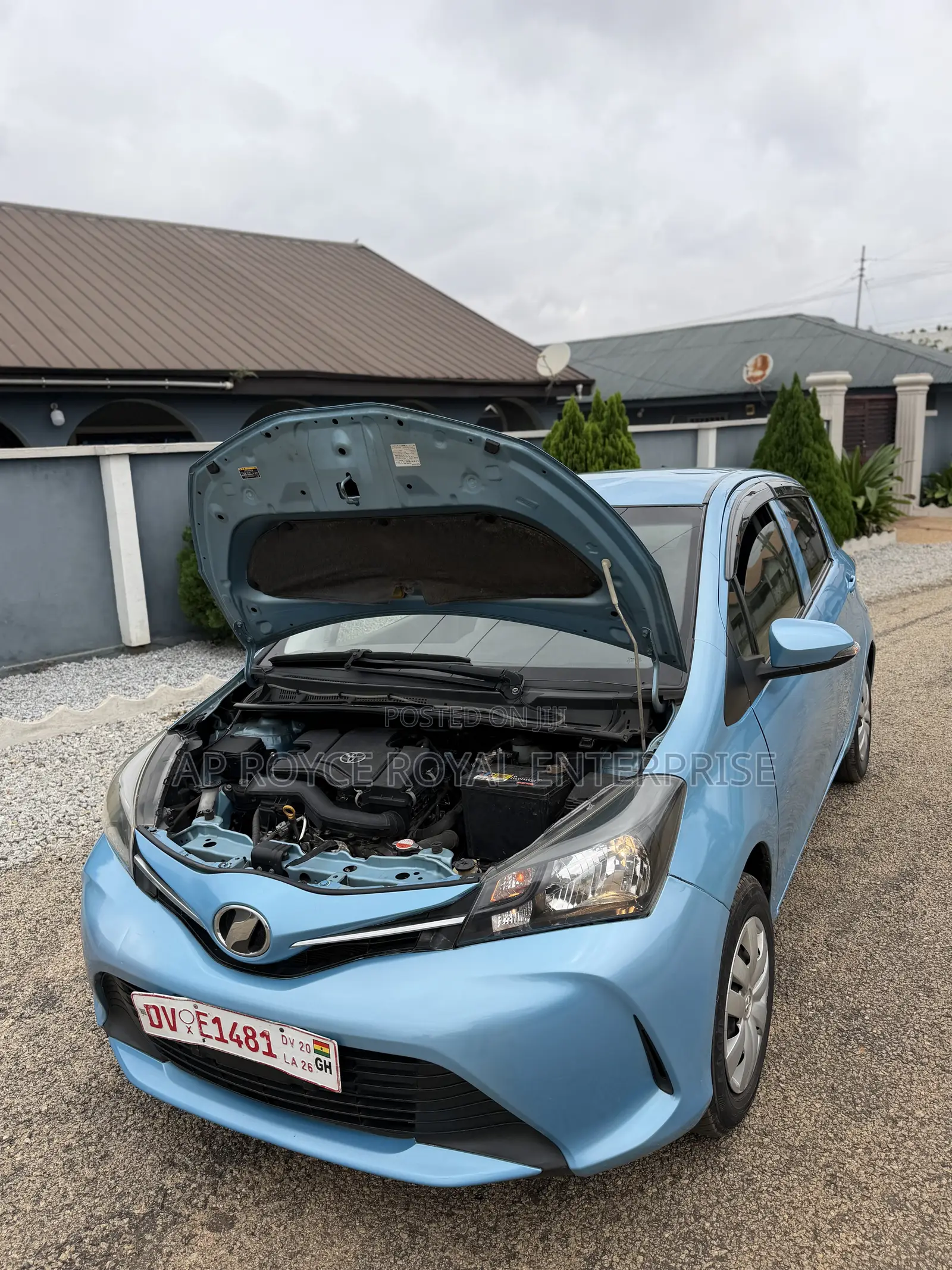 Toyota Vitz 1.3 AWD 5dr 2015 Blue