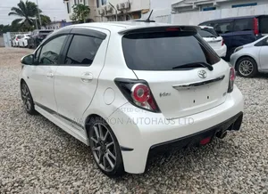 Toyota Vitz 2013 Off white