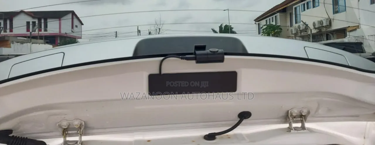 Toyota Vitz 2013 Off white