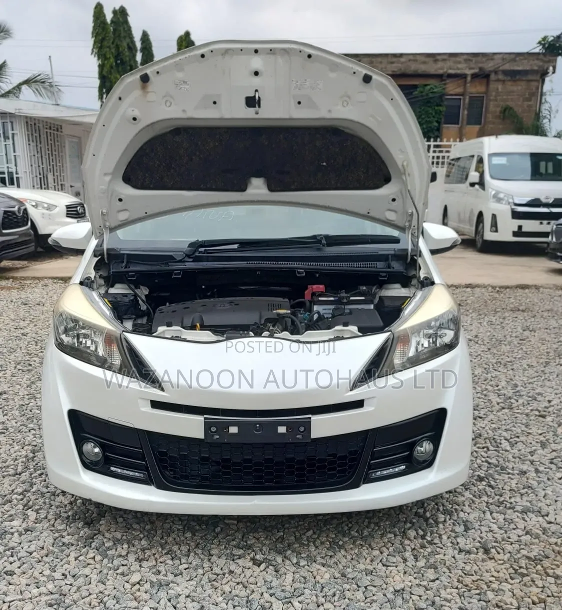 Toyota Vitz 2013 Off white