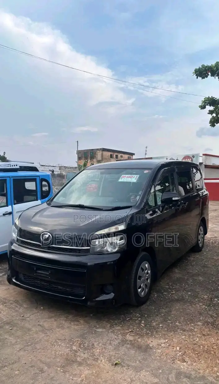 Toyota Voxy 2010 Black