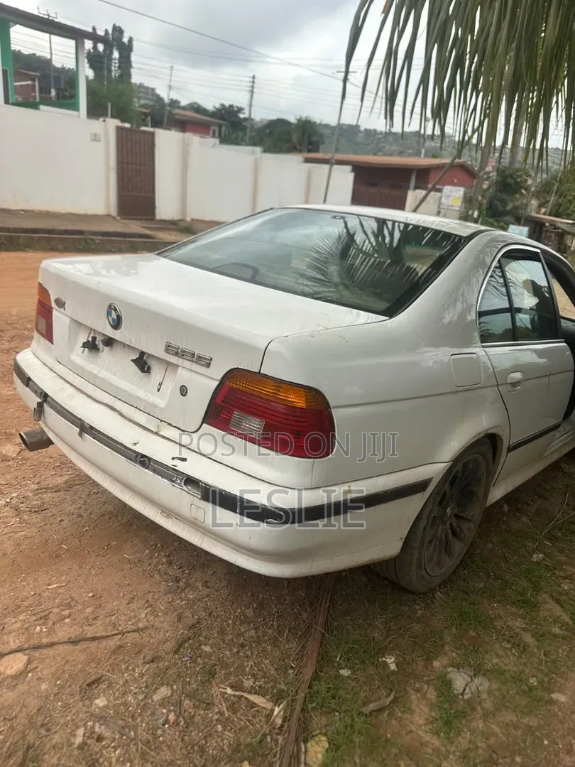 BMW 525i 2004 White