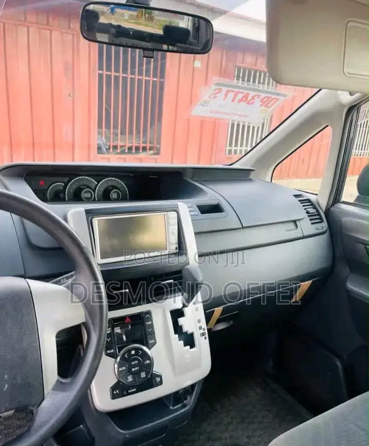 Toyota Voxy 2010 Black
