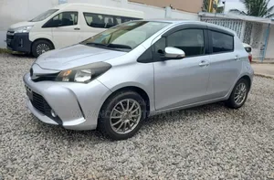 Toyota Vitz 2014 Silver