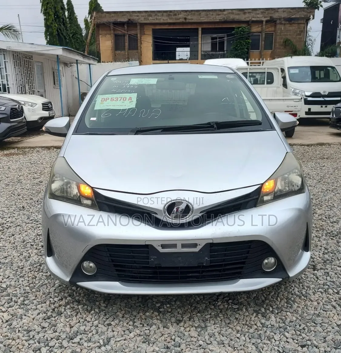 Toyota Vitz 2014 Silver