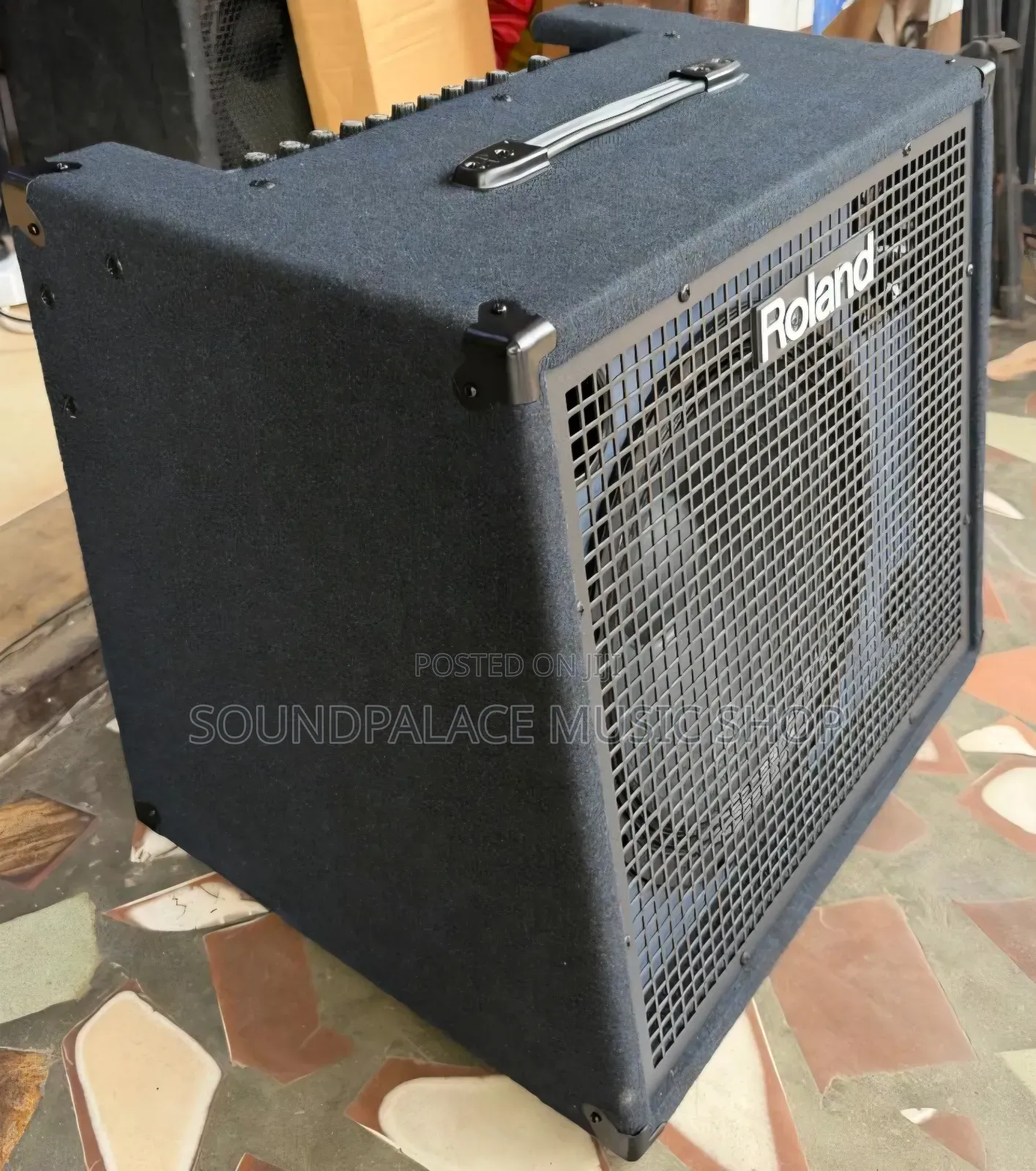 Roland KC-600 Keyboard Amplifier