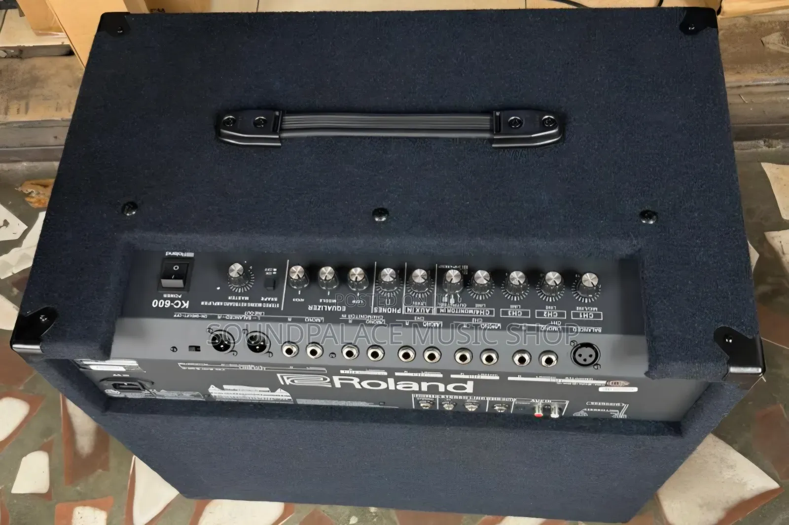 Roland KC-600 Keyboard Amplifier