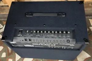 Roland KC-600 Keyboard Amplifier