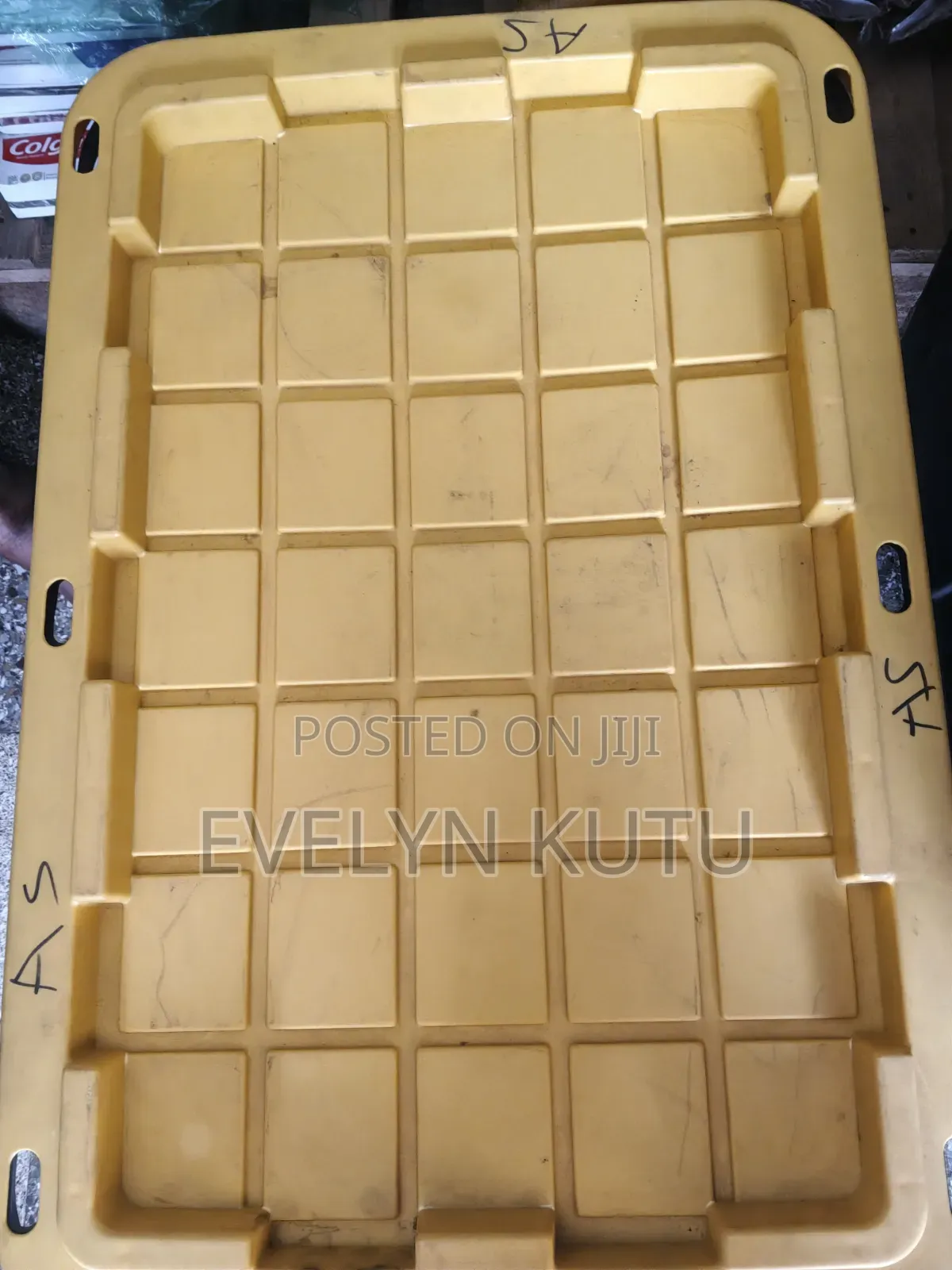 U.S.A 27 Gallons Container