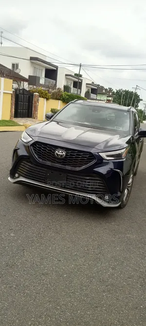Toyota Highlander 2022 Blue