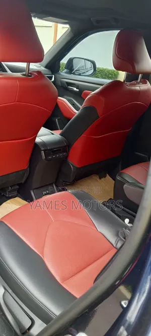 Toyota Highlander 2022 Blue