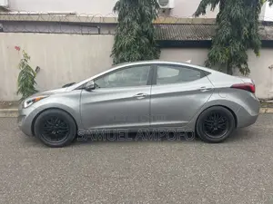 Hyundai Elantra Limited Sedan FWD (1.8L 4cyl 6A) 2016 Gray