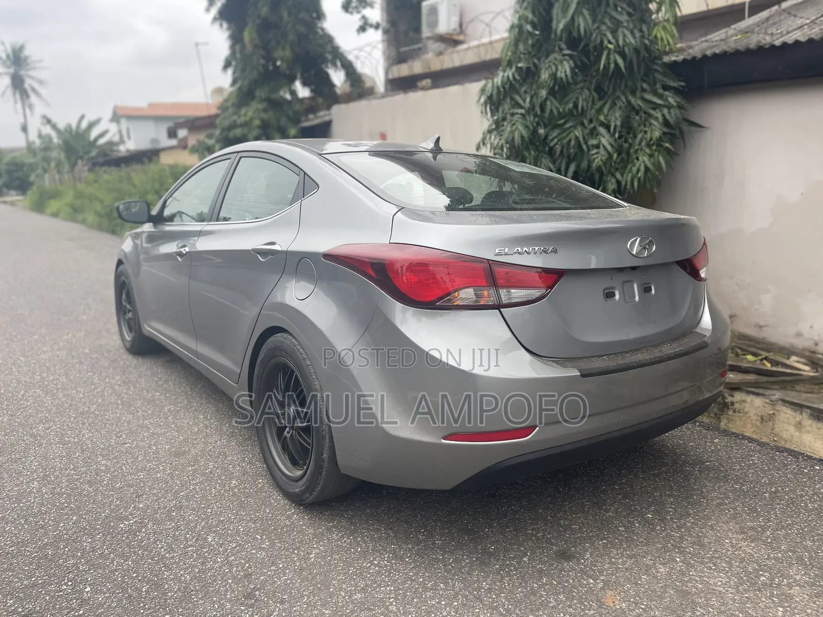 Hyundai Elantra Limited Sedan FWD (1.8L 4cyl 6A) 2016 Gray