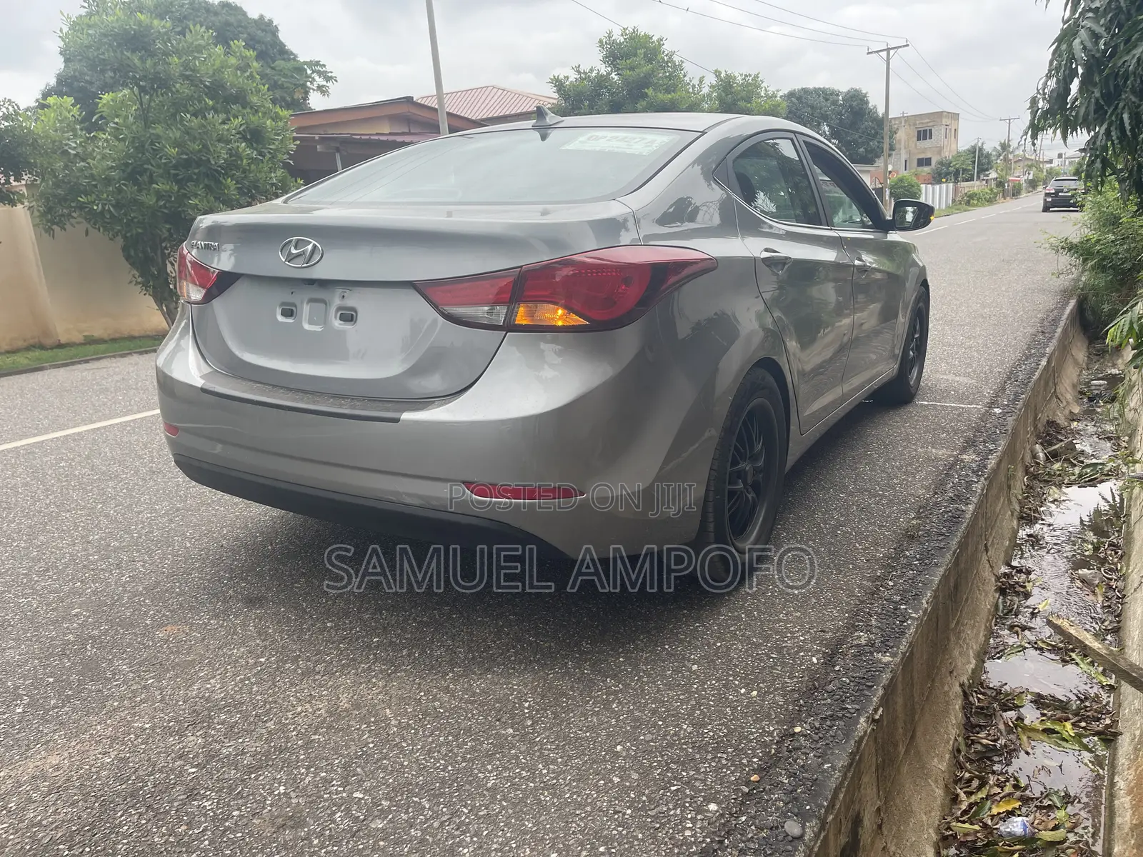 Hyundai Elantra Limited Sedan FWD (1.8L 4cyl 6A) 2016 Gray