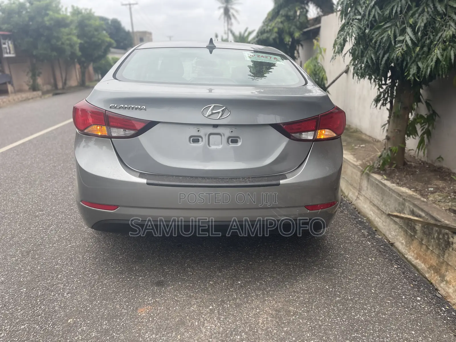 Hyundai Elantra Limited Sedan FWD (1.8L 4cyl 6A) 2016 Gray