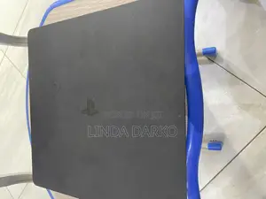 Playstation 4 Slim Neat With Games