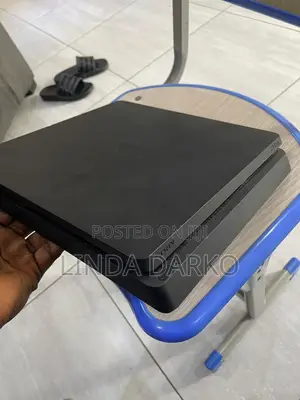 Playstation 4 Slim Neat With Games