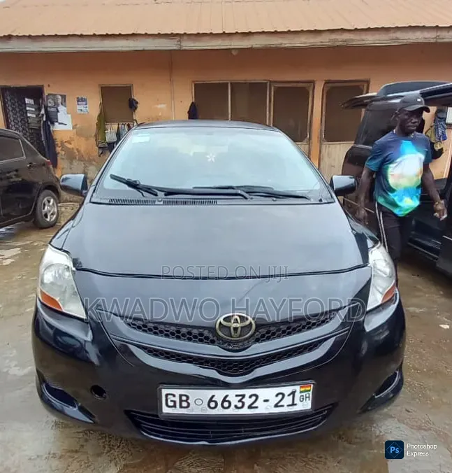 Toyota Yaris 2011 Black